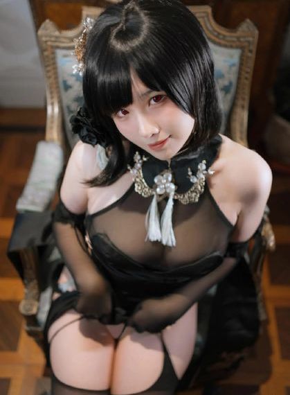 年轻秘书